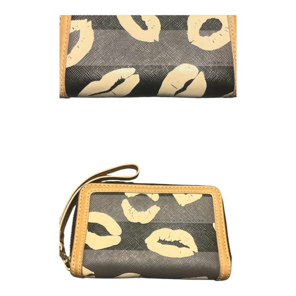 Marc Jacob's wristlet EUC